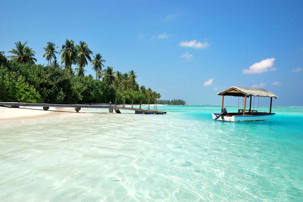 Complete Guide to Maldives Trip (Budget + Luxury vs Cheap Options)