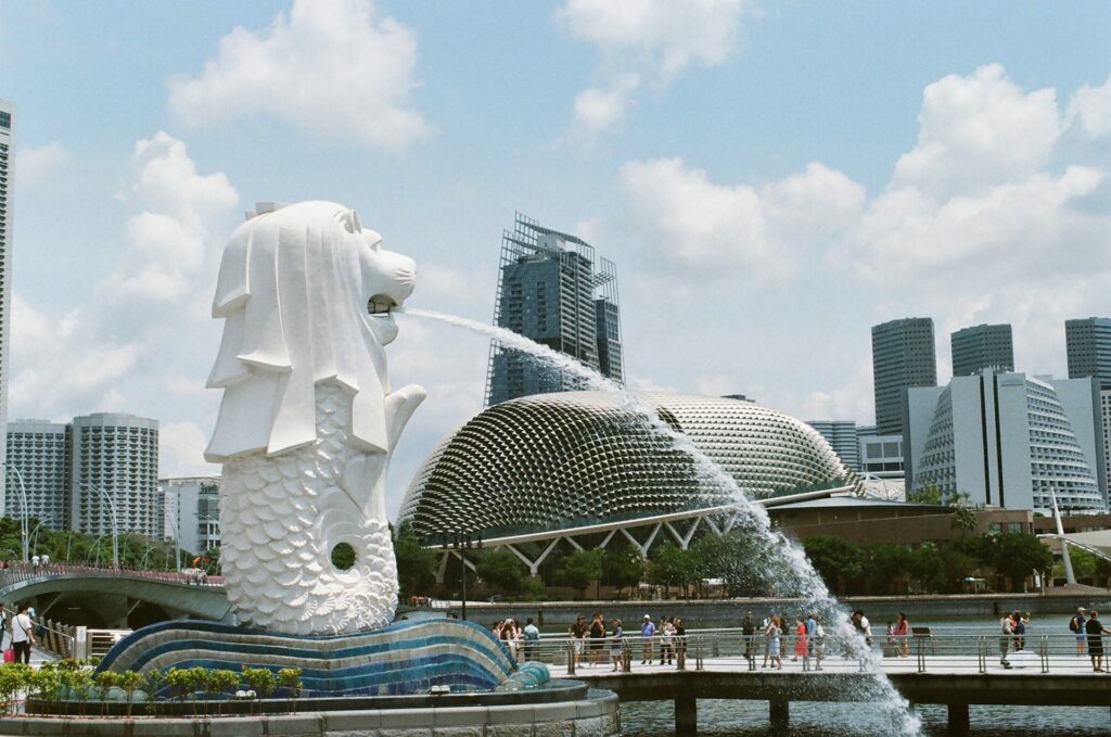 Singapore Travel Guide: Budget Planning + Places to Visit | TravelAxis Singapore Travel Guide: Budget Planning + Places to Visit