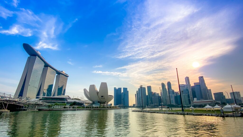 Singapore Travel Guide: Budget Planning + Places to Visit | TravelAxis Singapore Travel Guide: Budget Planning + Places to Visit